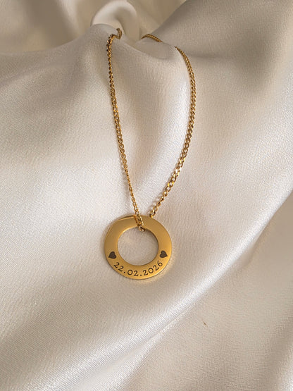 Collier cercle personnalisé – Gravure prénom & date