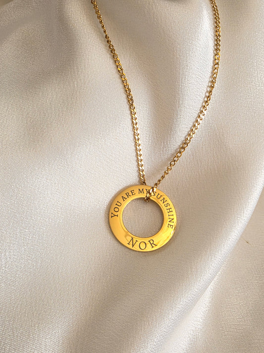 Collier cercle personnalisé – Gravure prénom & date